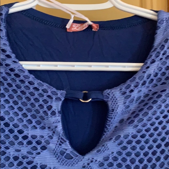 Les Amies Blue Crochet Detail T-Shirt - Brand New - Picture 3 of 4